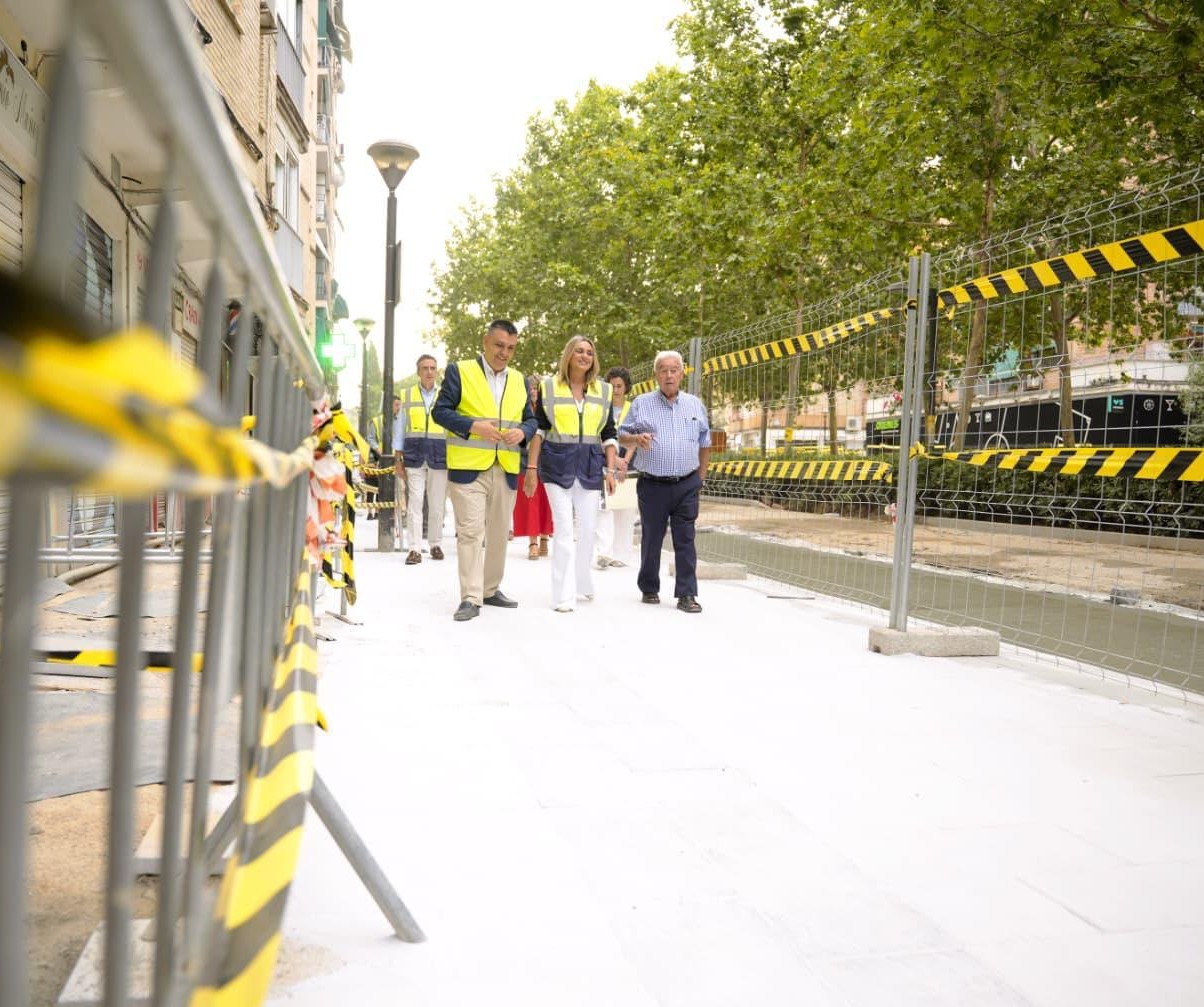 &copy;Ayto.Granada: La remodelaci�n de la Avenida Don Bosco alcanza el 33 % de ejecuci�n y entra en la fase m�s visible de su transformaci�n